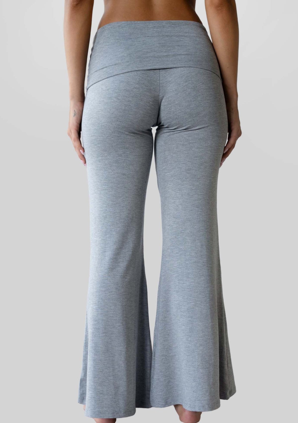 Back view of the JALA Chill Yoga Pant in Heather Grey