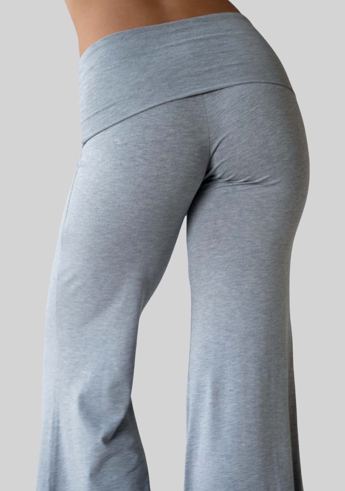 Close up of the roll down waist on the JALA Chill Yoga Pant in Heather Grey