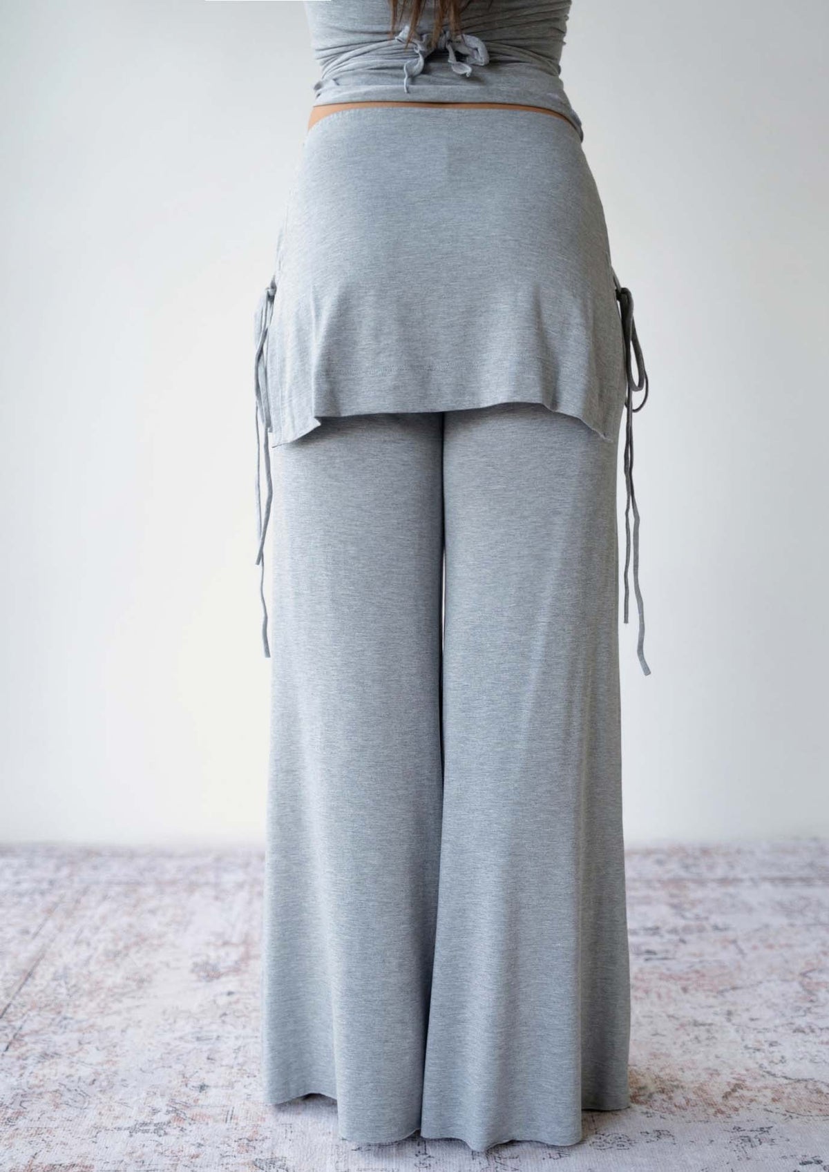 Back view of the JALA Luna Pant in Heather Grey
