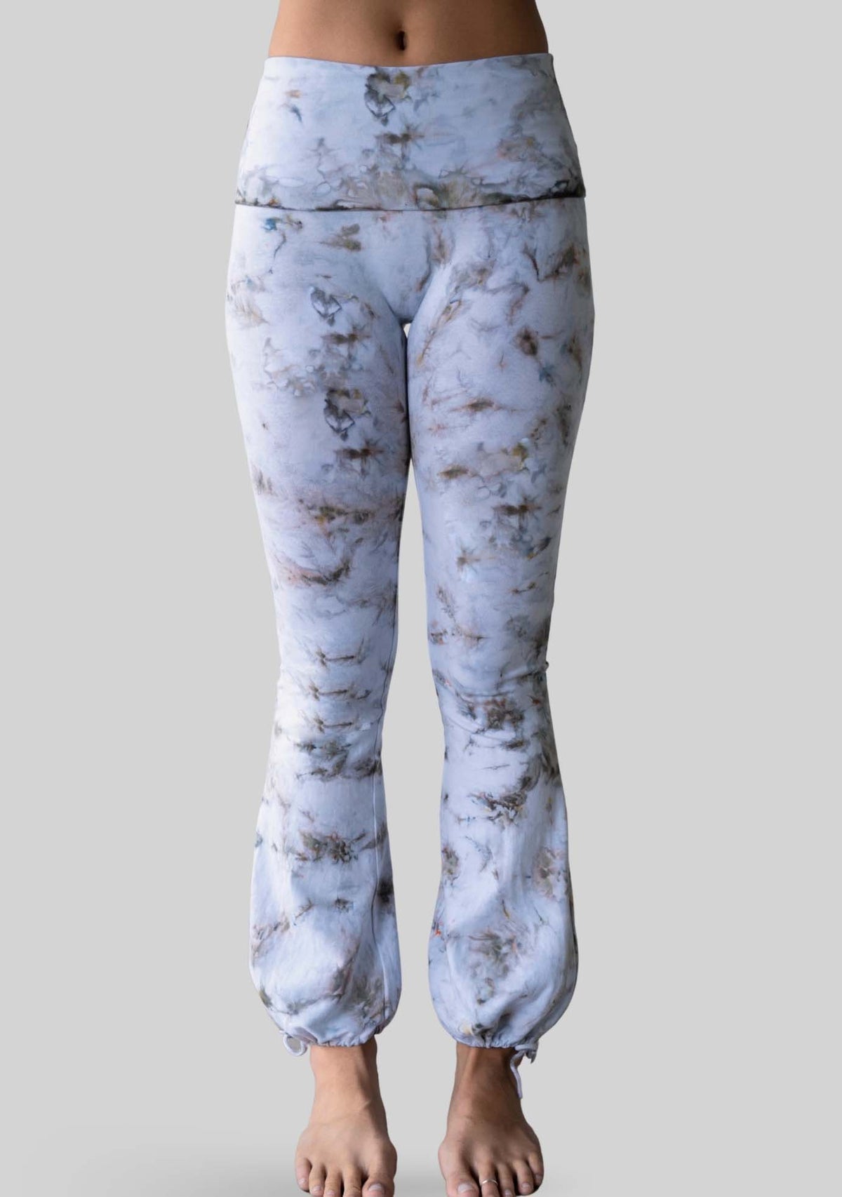 Front view of the JALA Nama Balloon Flare Legging in Morel, hand dyed natural cotton