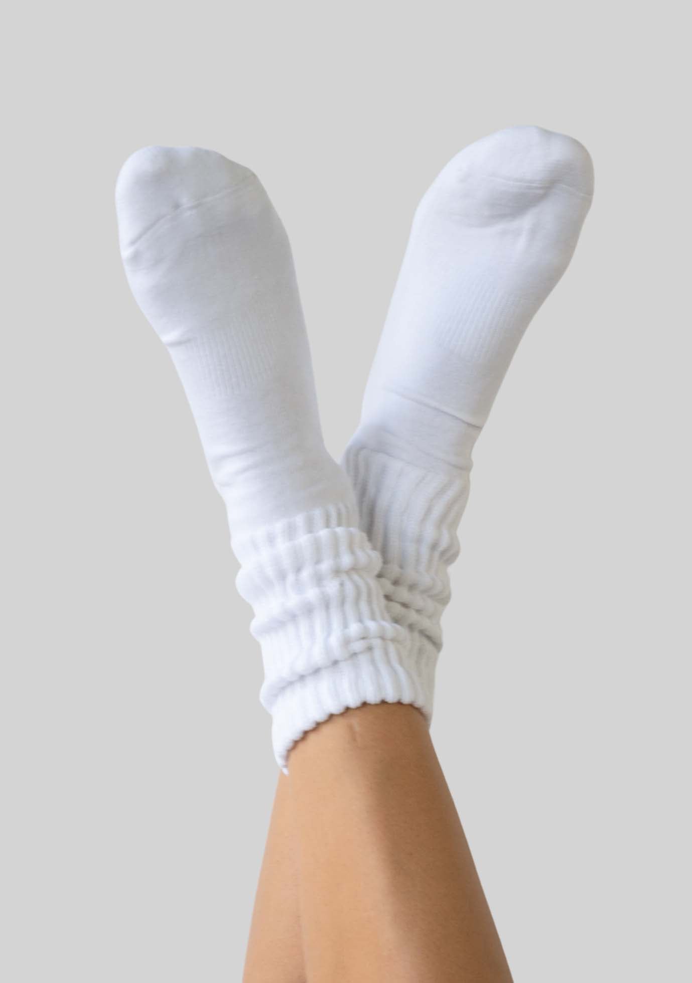 Jala Retro Scrunch Socks in White - detail view