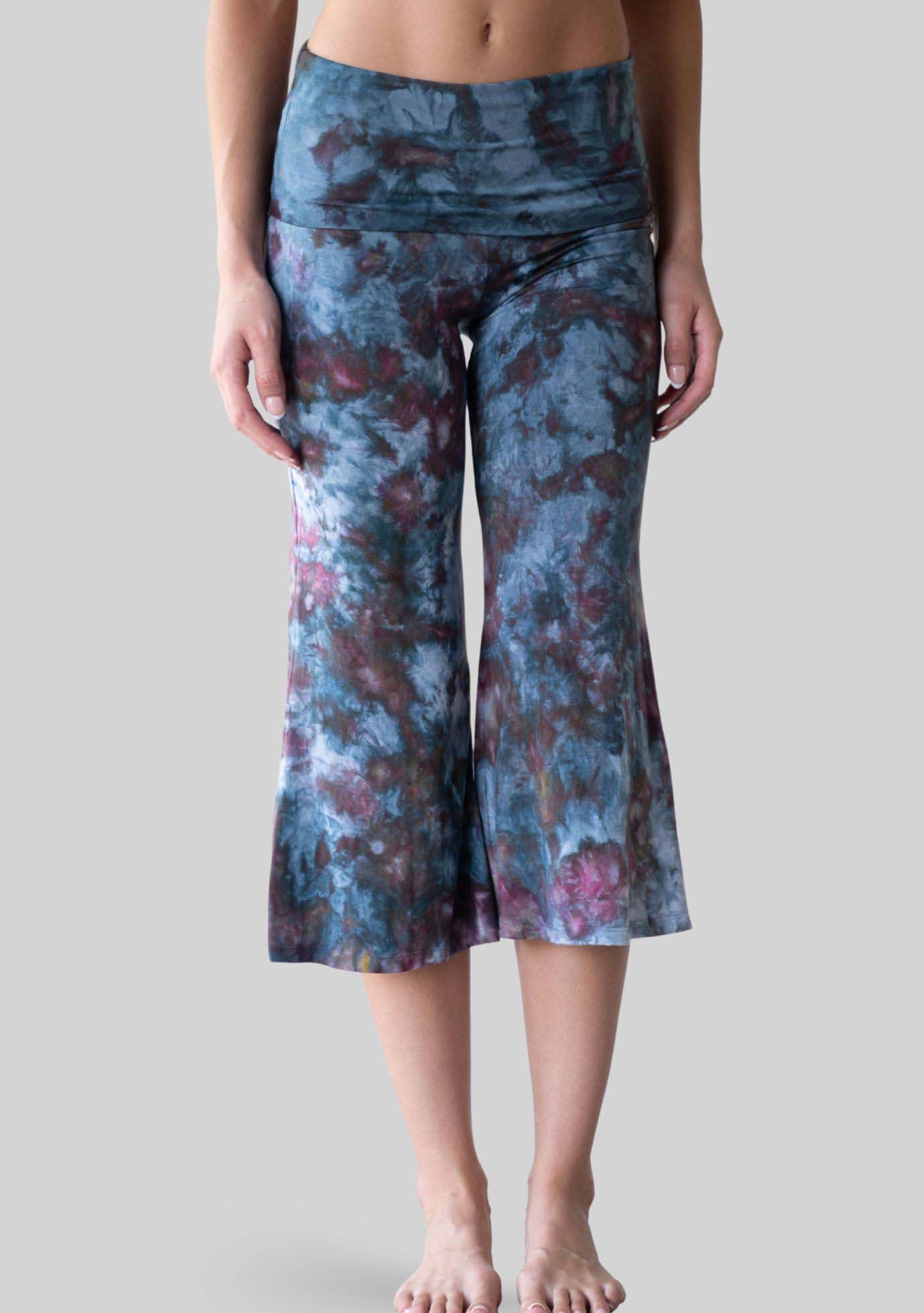 Jala Chill Yoga Capri in Aurora - front view. [label] Athena is 5'9" XS