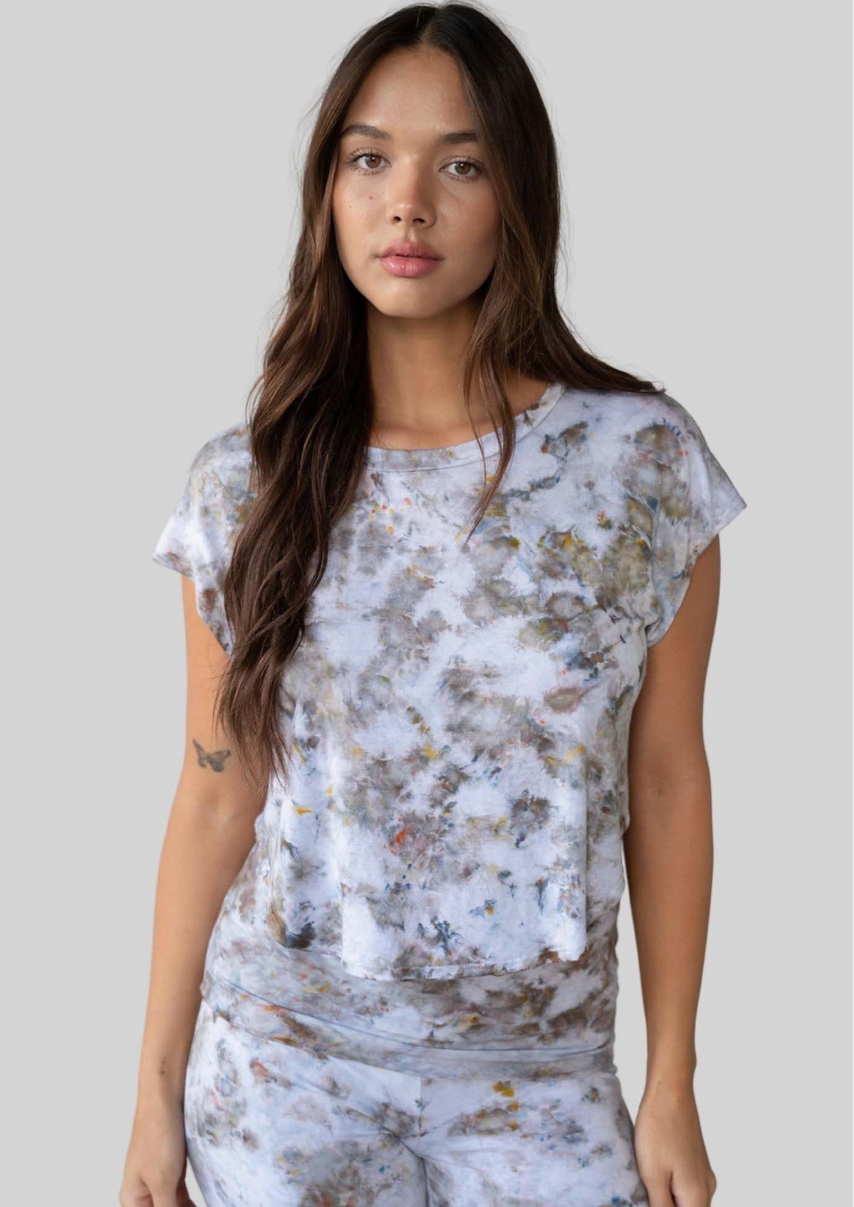 Model wearing the JALA Easy Tee in Morel, front view