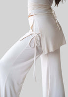 Side view of the JALA Luna Pant in Cream