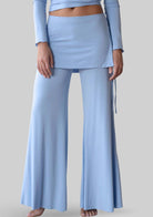 Amelia is 5'9" (XS)